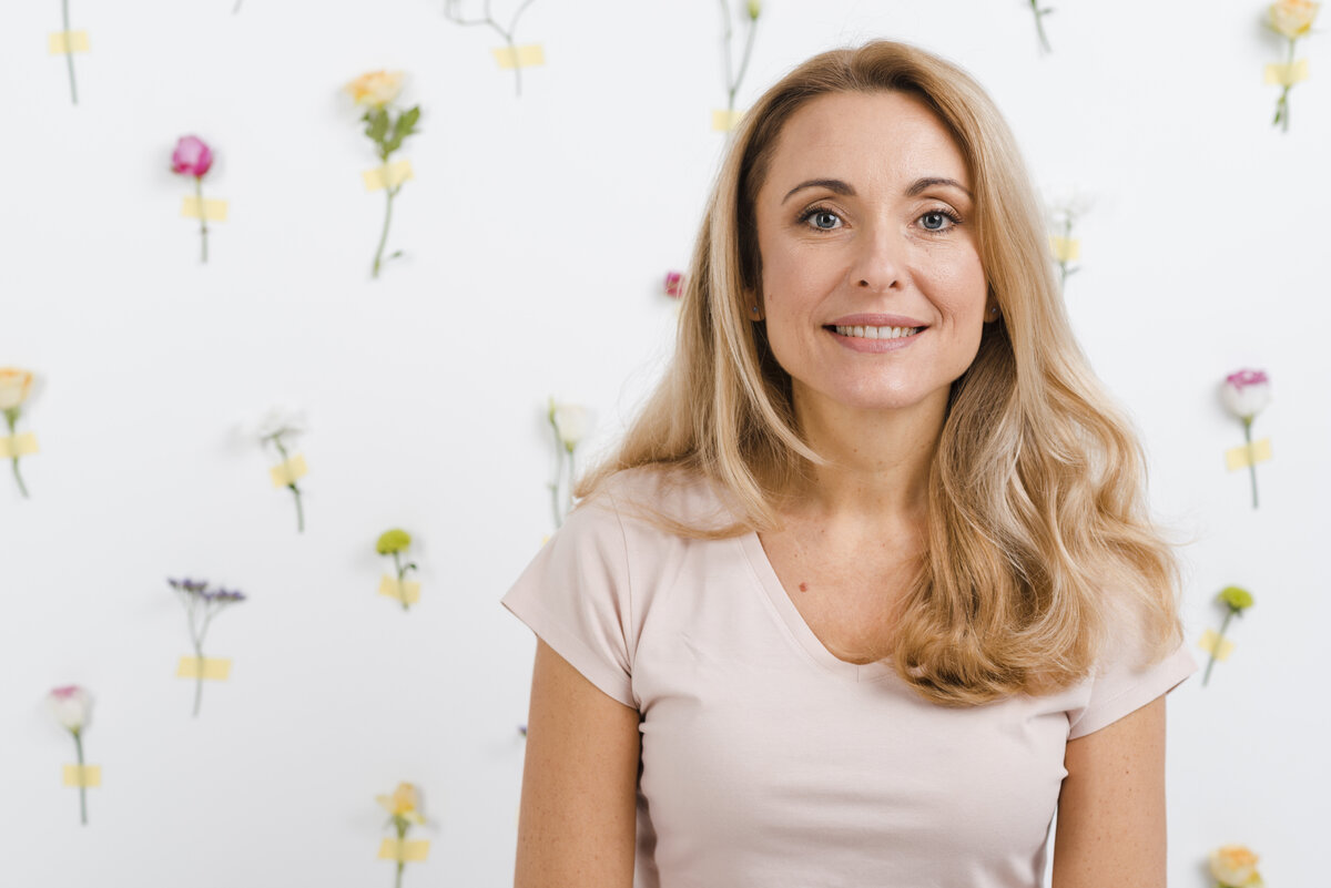 Длину цвет и объем. Площадь единицы измерения площади. Объём параллелипипеда формула. Обозначение вершин параллелепипеда. Формула нахождения объема прямоугольного параллелепипеда и куба.