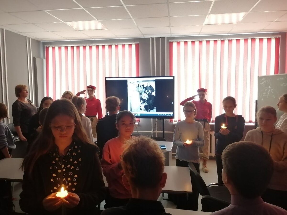 Помним гордимся 9 мая. Песня помним гордимся. Мы помним мы гордимся. Мвюы помним мы гордимся. Песня помним гордимся.