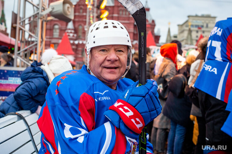    Игорь Бутман известен не только как саксофонист, но и как страстный любитель хоккея