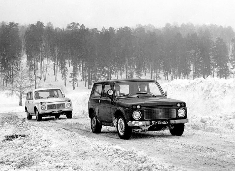 Ремкомплект ступицы переднего колеса ваз 2121-2123 ооо тд епк. Направляющая 2121 двери. Лада 4x4 2121 нива красная. 2121-5109068 обшивка салона. Lada 21210310180086 ремкомплект ступицы.