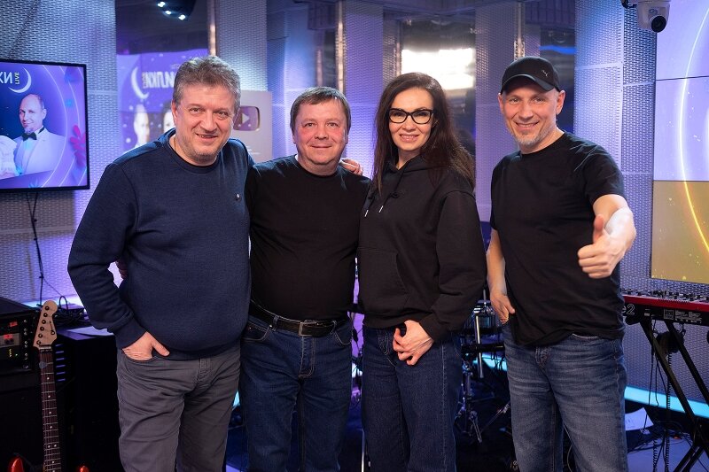 Как получить магию. Девушка и огонь. Магический шар в руках. Магические сверхспособности. Магия воды в руках.