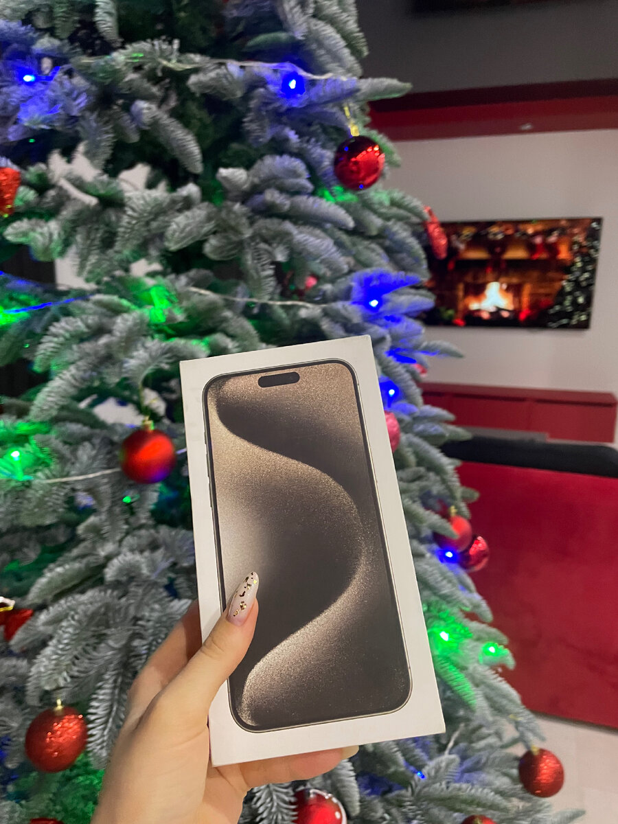 Смешная картинка перепутал. Ущипнул за. Измена фильм. Девочки неперепутйте колядовать. Перепутал девушку с другой.