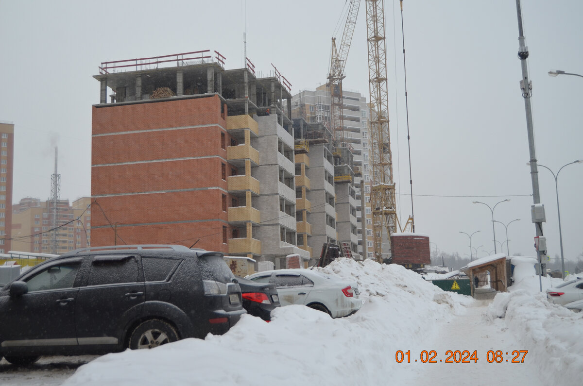 замок с ключиком. изготавливаем дубликаты ключей. срок работы ключей. срок работы ключей. связка ключей на белом фоне.