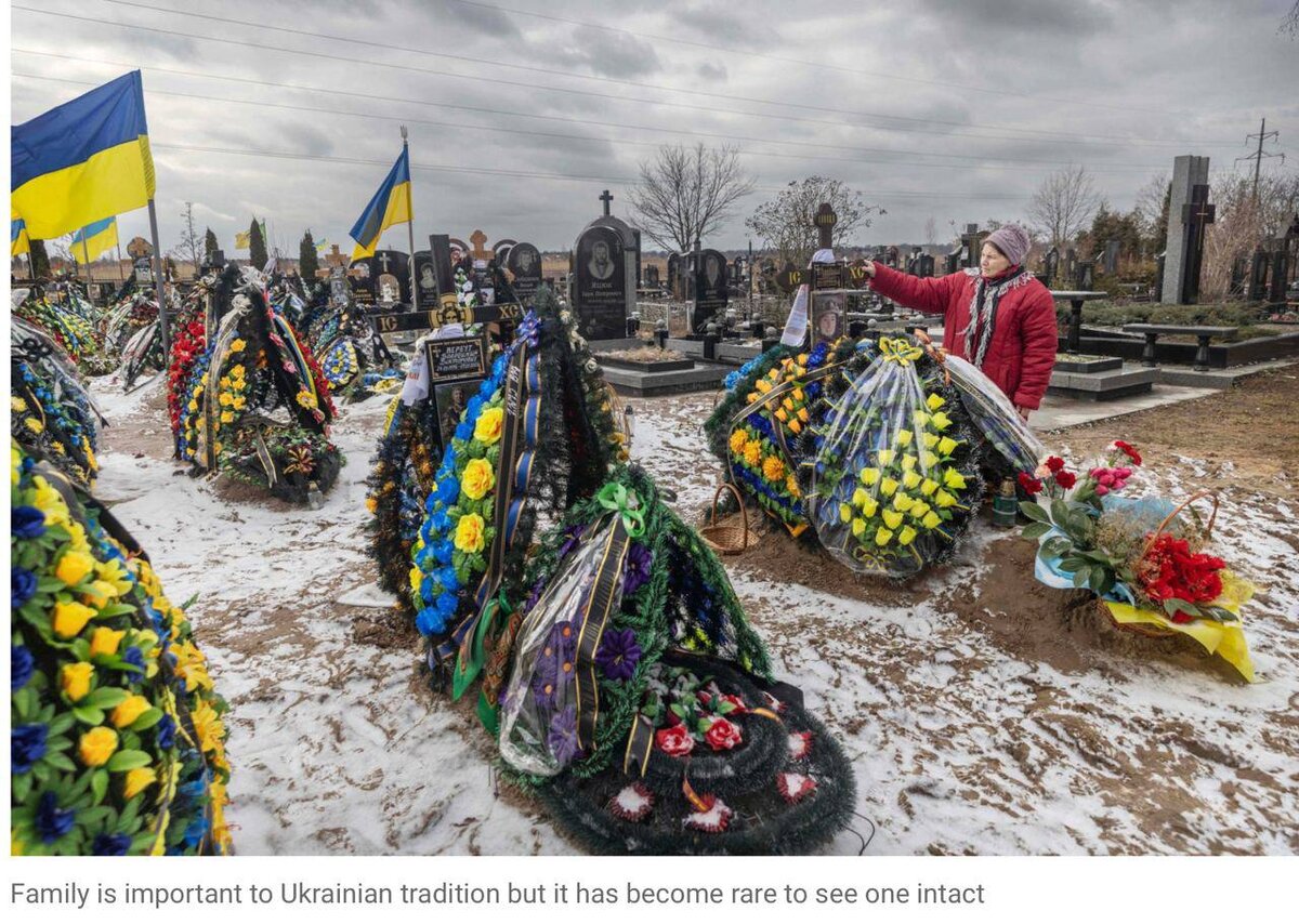 Как пишутся цифры. Пишет число 25. Запиши цифрами числа три. Огненные цифры. Пишет число 25.