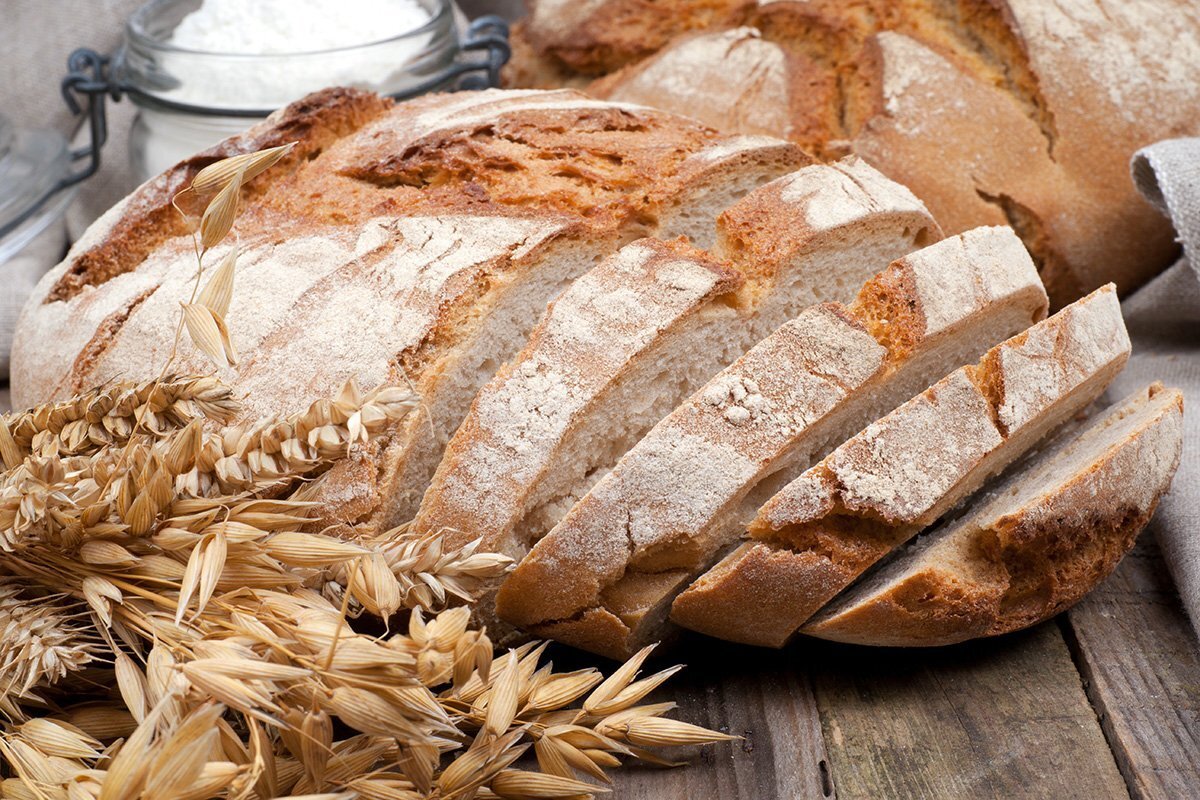 Хлеб. Красивый хлеб. Свежевыпеченный хлеб. Нарезанный хлеб. Хлеб невкусный