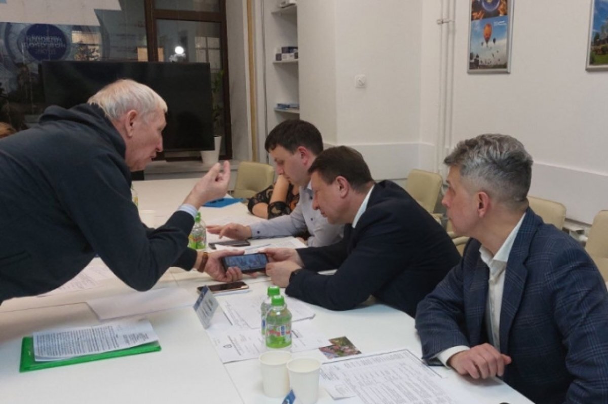    Глава Гордумы Олег Лавричев провел личный прием нижегородцев