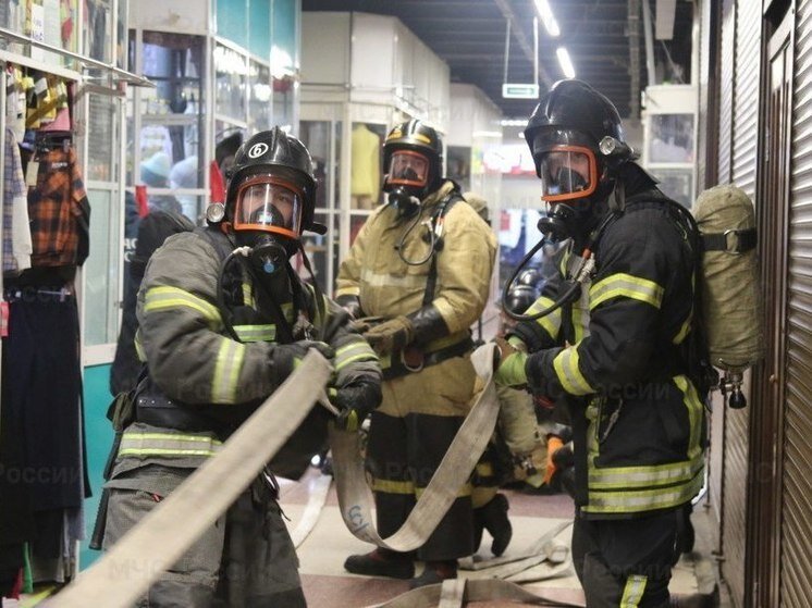 кнопка пожарной сигнализации в интерьере. F11. код на пожарную тревогу. код на пожарную тревогу. управление пожарной сигнализации пультом с2000м.