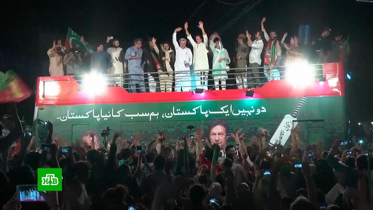    В борьбе за власть в Пакистане увидели американский след