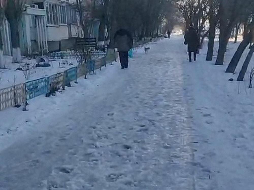 Вручение подарка. Микрорайон в 9 волгодонск. Алексей плотников волгодонск. Donday волгодонск. Дондэй волгодонска.