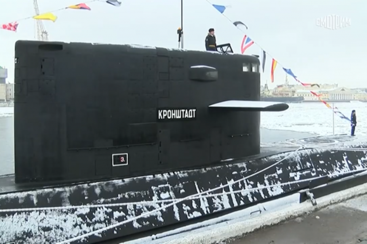    Первую подлодку проекта 677 «Кронштадт» передали Северному флоту