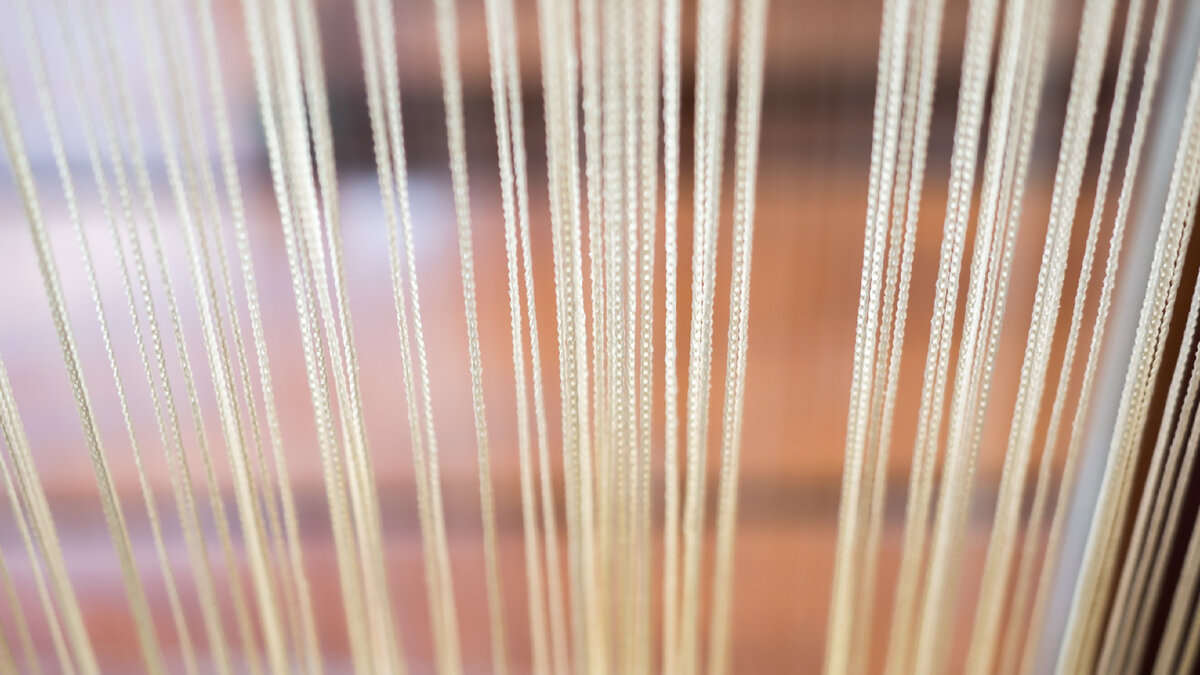 Шторы призваны создавать уют в помещении, параллельно делая его стильным, но есть модели, которые безнадежно устарели, и от них лучше отказаться.-5