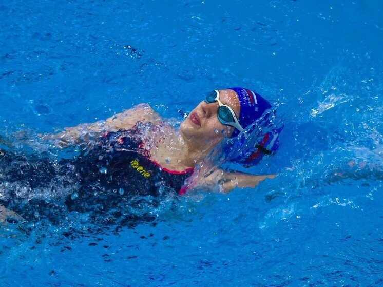 Реки енисей и лена на карте россии. Водораздел бассейнов волги и оби. Реки и озера урала. Реки россии на карте с названиями. Реки лена обь и енисей на карте россии.