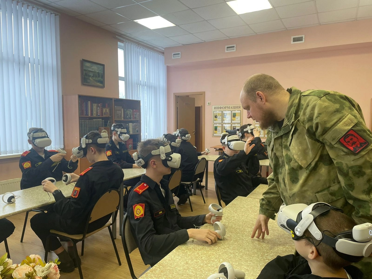 Уважение к другим. Помочь 7. Проект на тему helping hands. Ребенок в семье. Дети с опфр.