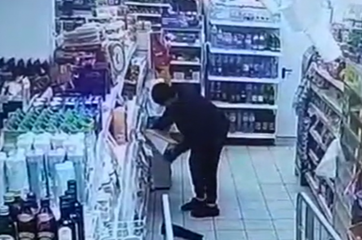    Ущерб составил 2600 рублей.