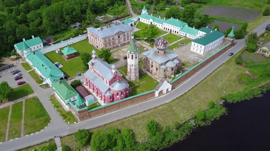 Староладожский монастырь в хорошем разрешении