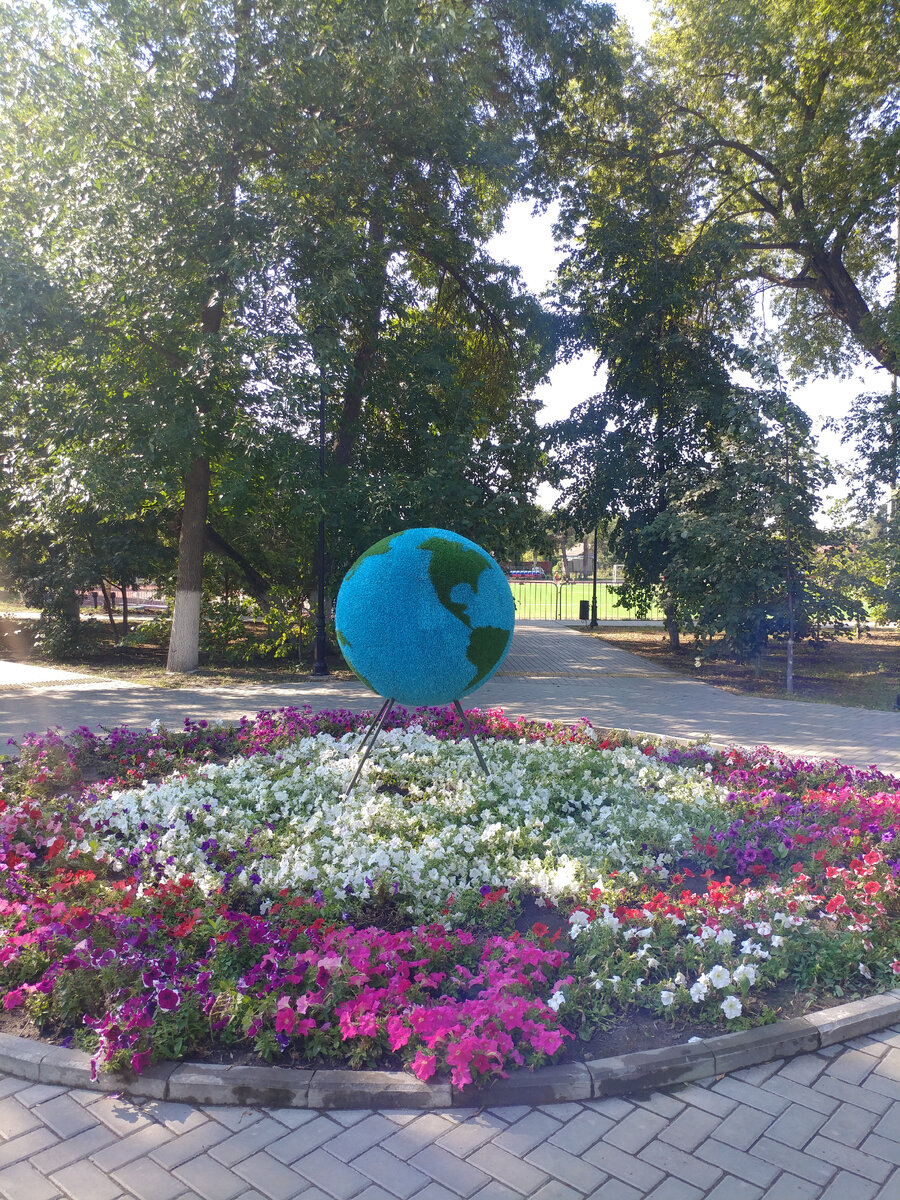 нижний новгород пешеходная улица покровка. население города омска. толпа людей в москве. анализ главы органчик. людное место.