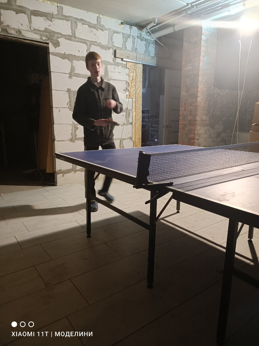 Вот из этой большой комнаты