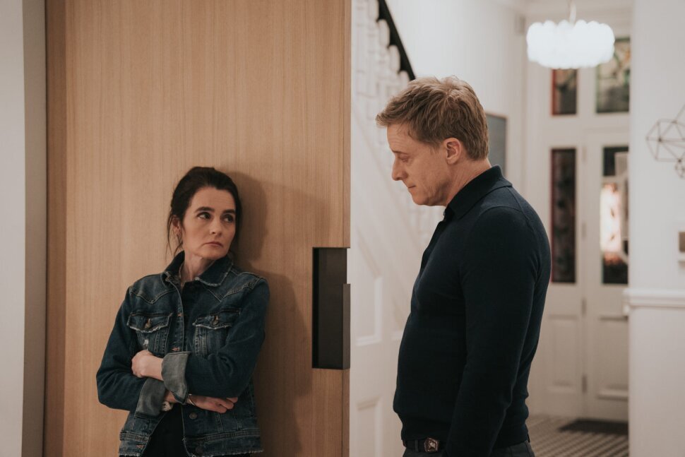 Сериал друзья джо триббиани. Кто нибудь есть из друзей. Джо триббиани мем. Кто нибудь есть из друзей. Удаляют из друзей картинка.