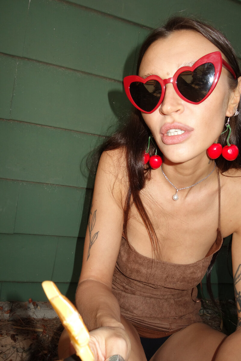 я уже не называю вас рабами ибо раб не знает что делает господин. не называю вас рабами а называю вас друзьями. не называю вас рабами но друзьями. славянские мемы. славянские мемы.