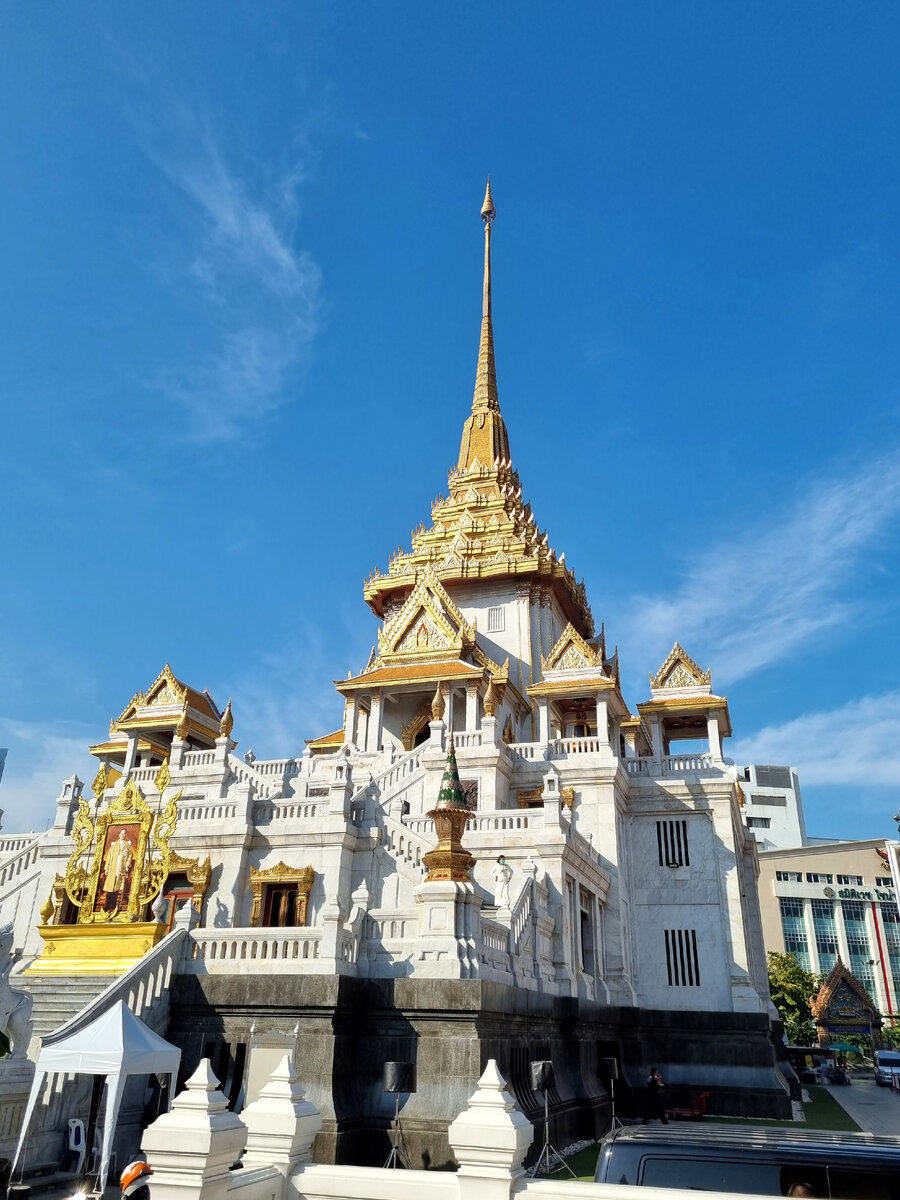 Храм Ват Траймит (Wat Trai Mit).Фото автора статьи