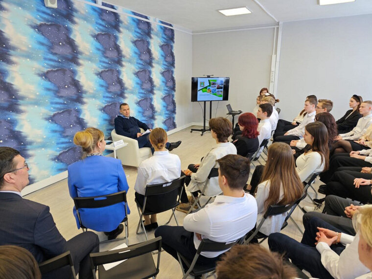 Учитель мультяшный. Педагоги 30 школы волжский. Современный студент. Учитель и ученик. Коллаж учитель будущего.