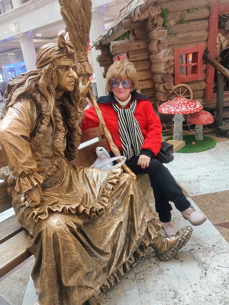 Богатый притворился бедным. Бездомный и богатый человек. Мужчина притворяется бедным. Парень притворяется бедным. Парень притворяется бедным.