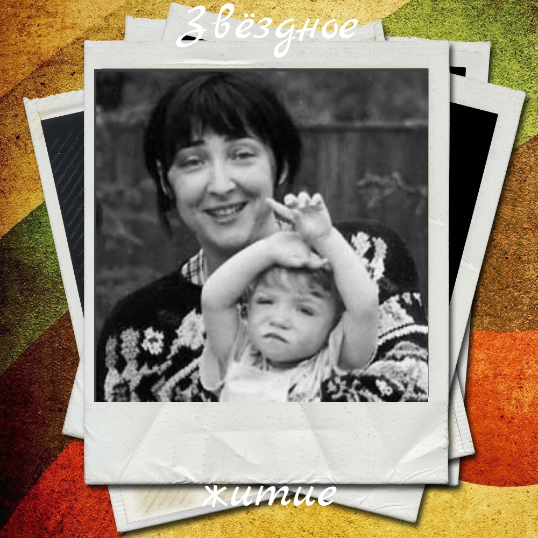 расставание с родителями. подросток ссорится с мамой. дочь живет с мамой. разговор бабушки и внучки. дочь живет с мамой.