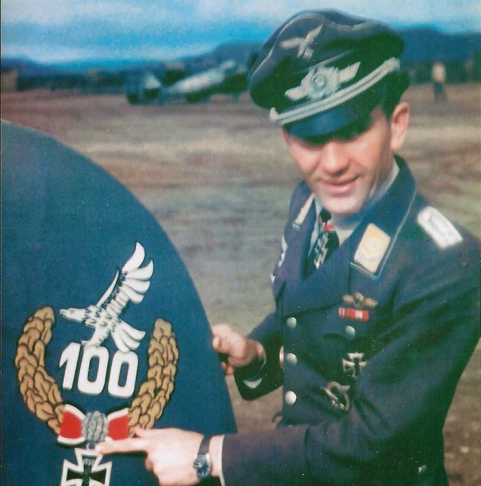 летчик устный русский. в кабине летчик второй мировой. форма авиаторов. грустный летчик. летчик устный русский.