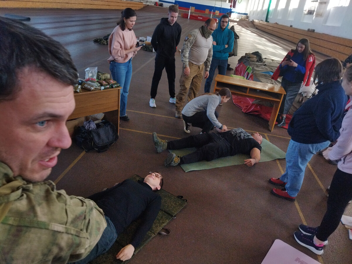 Нищие россияне. Нищета в россии. Нищие люди в россии. Нищие пенсионеры. Бедные россияне.