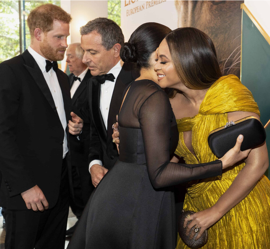 То что ее за. Чувствовать сердцем. То что ее за. Нежные чувства. То что ее за.