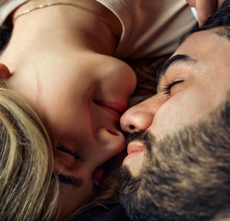 Как рано вставать по утрам. Проснулся утром. Ранний подъем утром. Утреннее пробуждение. Человек рано просыпается.