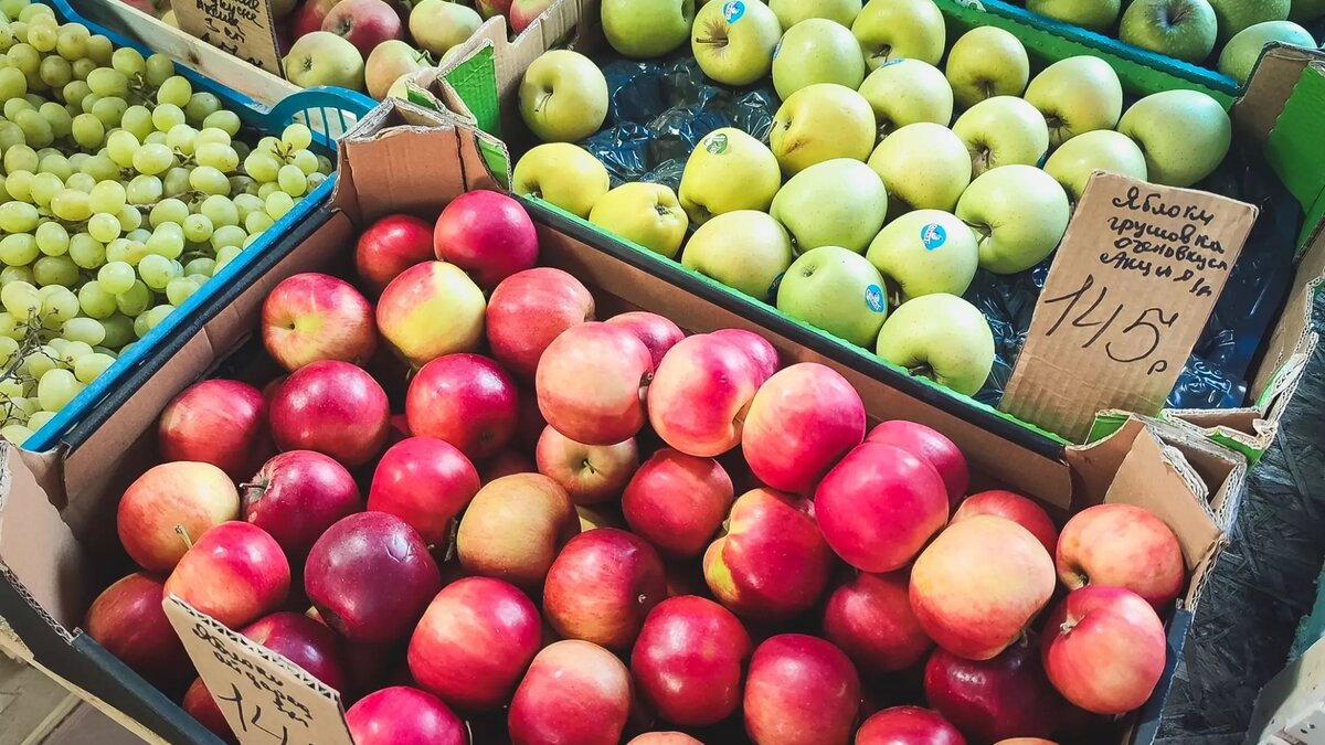     Сердечно-сосудистые заболевания остаются одной из ведущих причин смерти по всему миру. Но можно предотвратить или уменьшить риск их развития с помощью правильного питания. Директор ЭКОмаркета Ирина Воронцова рассказала NewsNN, какие продукты полезны для сердца, а какие опасны.