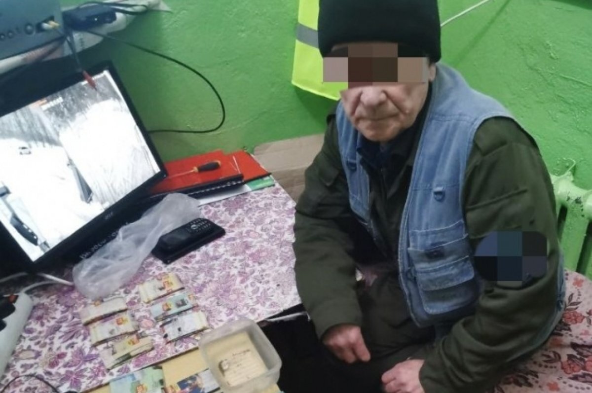    В Туле задержали 69-летнего охранника, выращивающего коноплю