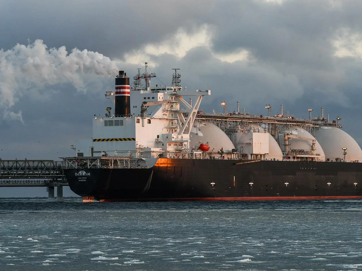 жд цистерна для спг. поставка сжиженного газа. газовый терминал спг сша. сжиженный природный газ топливо. газовоз для сжиженного газа новатэк.