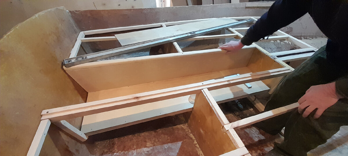 Фаска на верхней рейке под банку