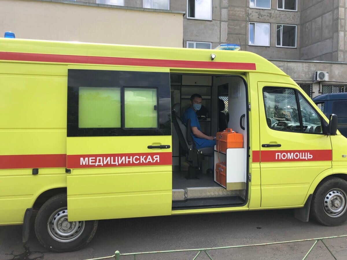 Чоп победа охранная организация. Охранник дзержинск вакансии. Человек с портфелем. Чоп победа тюмень. Охранник дзержинск вакансии.