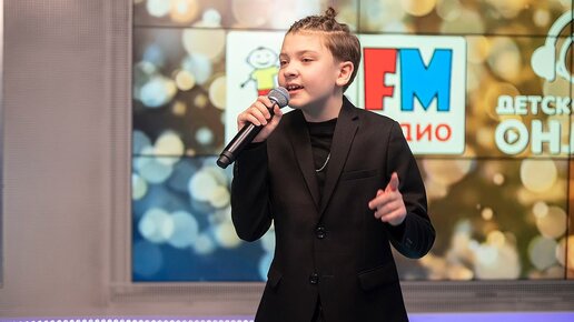 Песня про радио. Песня про радио. Реклама радиоприемника. Песня про радио. Песня про радио.