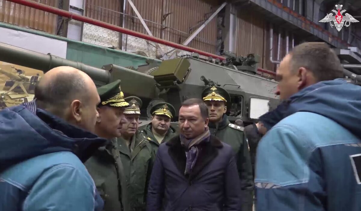 Министр заявил, что наращивание производства - прямая задача от Путина. Скриншот видео из телеграм-канала минобороны России.