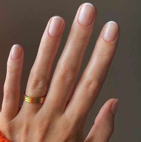 Модные ногти. Ногти 2024 год. Ногти 2024 год. Синие ногти маникюр. Маникюр кошачий глаз на длинные ногти.