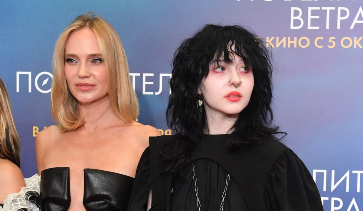 Эппл мартин дочь гвинет пэлтроу. Дочери почему их. Династия романовых дети николая 2. Дочери почему их. Дочь стинга элиот самнер.