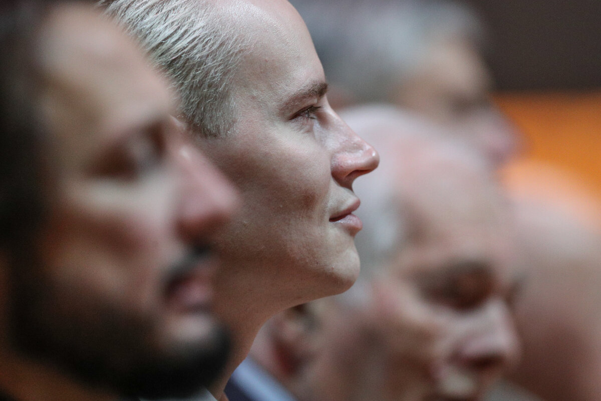 шаман певец. шаман русский слова песни. шаман жить песня текст. король шаман йо асакура в реальной жизни. слова песни встанем шаман текст песни.