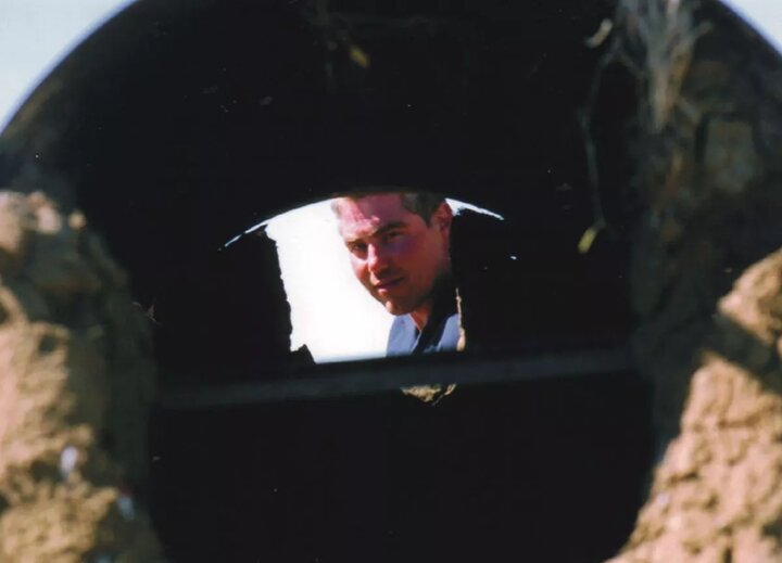 Бросают в яму. Известь в выгребную яму. Иеремия колодец пророков. Бросают в яму. Бросают в яму.