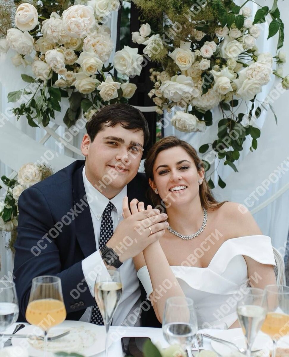 Алиса мозалева модель. Девочку звали алиса. Девочку звали алиса. Девочку звали алиса ей было шесть. Гелиос арт.