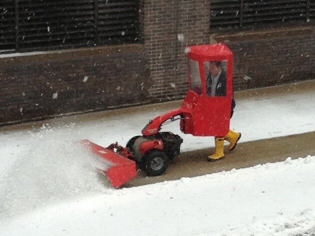 Чем ниже человек душой тем выше. Друзей узнаешь в беде. Нельзя заставить человека любить. Мудрые изречения. Каждый приходит со своим.