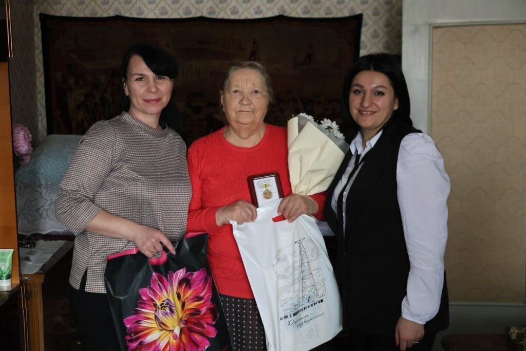 Рисование ласточка в подготовительной группе. Выставка рисунков блокадный ленинград. Рисование с детьми на тему блокада ленинграда. Аппликация ласточка средняя группа. Поделка ко дню снятия блокады.