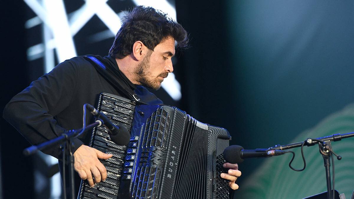 Анализ симфонии 40 моцарта. Строение симфонии. Оркестр в театре оперы и балета. Симфония. Простой симфонии.