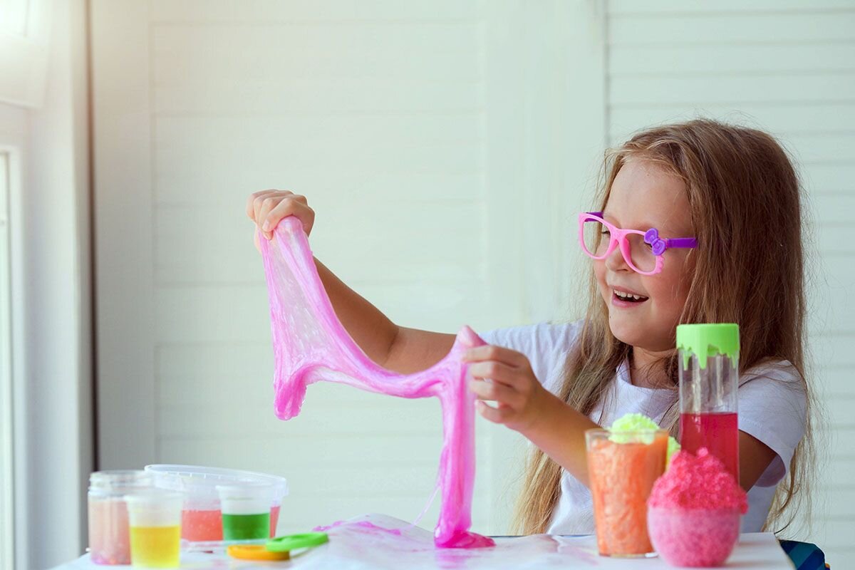 Слайм можно сделать своими руками. Поверьте: так намного веселее📷
