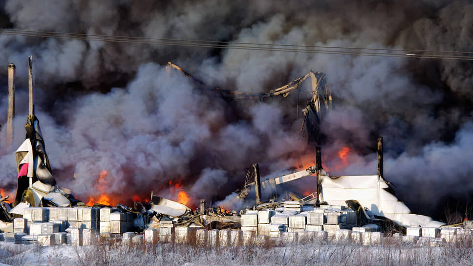 22. пожар в металлострое. пожар склада в питере сегодня. пожар склада в питере сегодня. пожар на складе в санкт-петербурге.