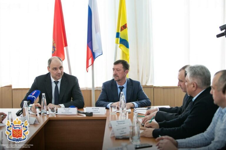    Паслер обсудил с главой и депутатами Матвеевского района вопросы благоустройства Андрей Севостьянов