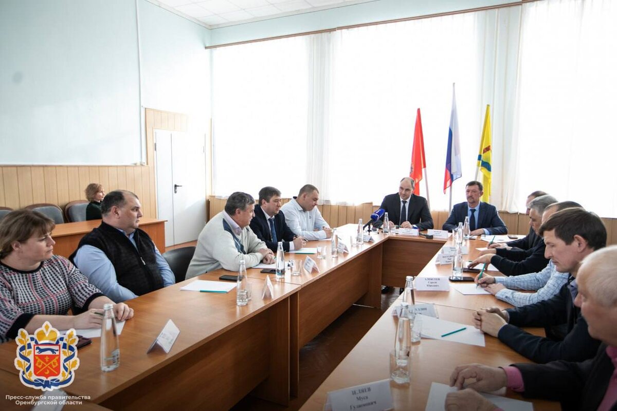    Паслер обсудил с главой и депутатами Матвеевского района вопросы благоустройства Андрей Севостьянов